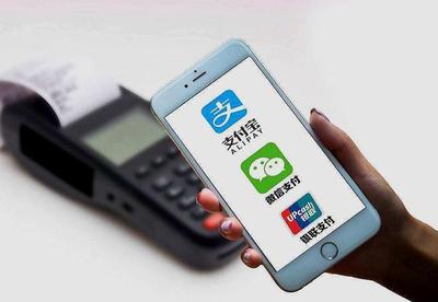 移動支付格局迎變局 巨頭或遇挑戰，新型設備一年吸引逾億用戶